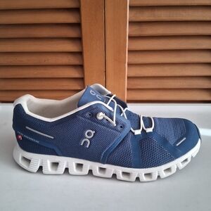 On Cloud 5 Denim / White Women's Running Shoe * Size: 9